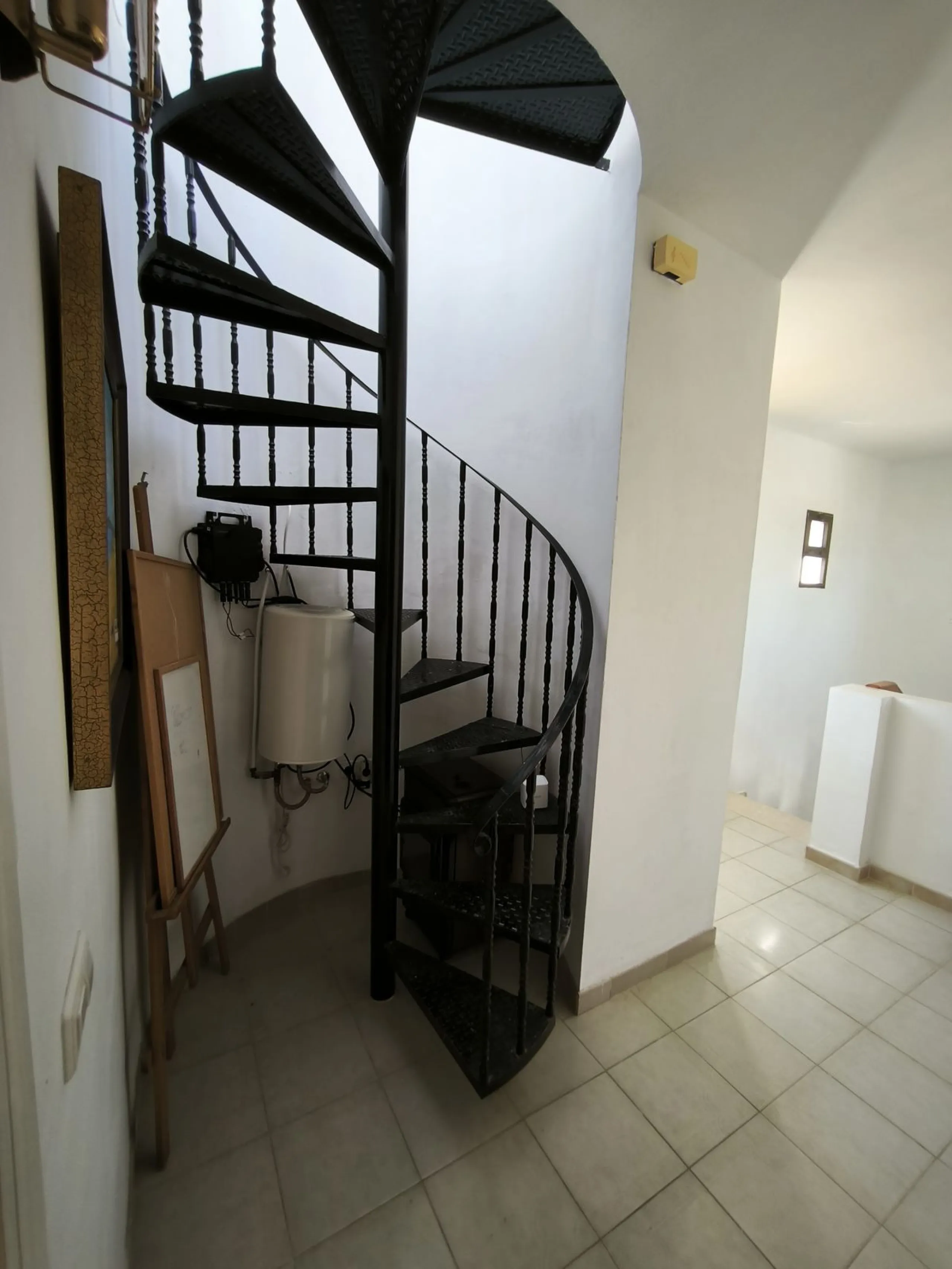 House - Detached Villa в продаже в Mijas, Málaga. В доме 5 спален и 3 ванных комнат. Площадь дома 218 м². Площадь участка 680 м²