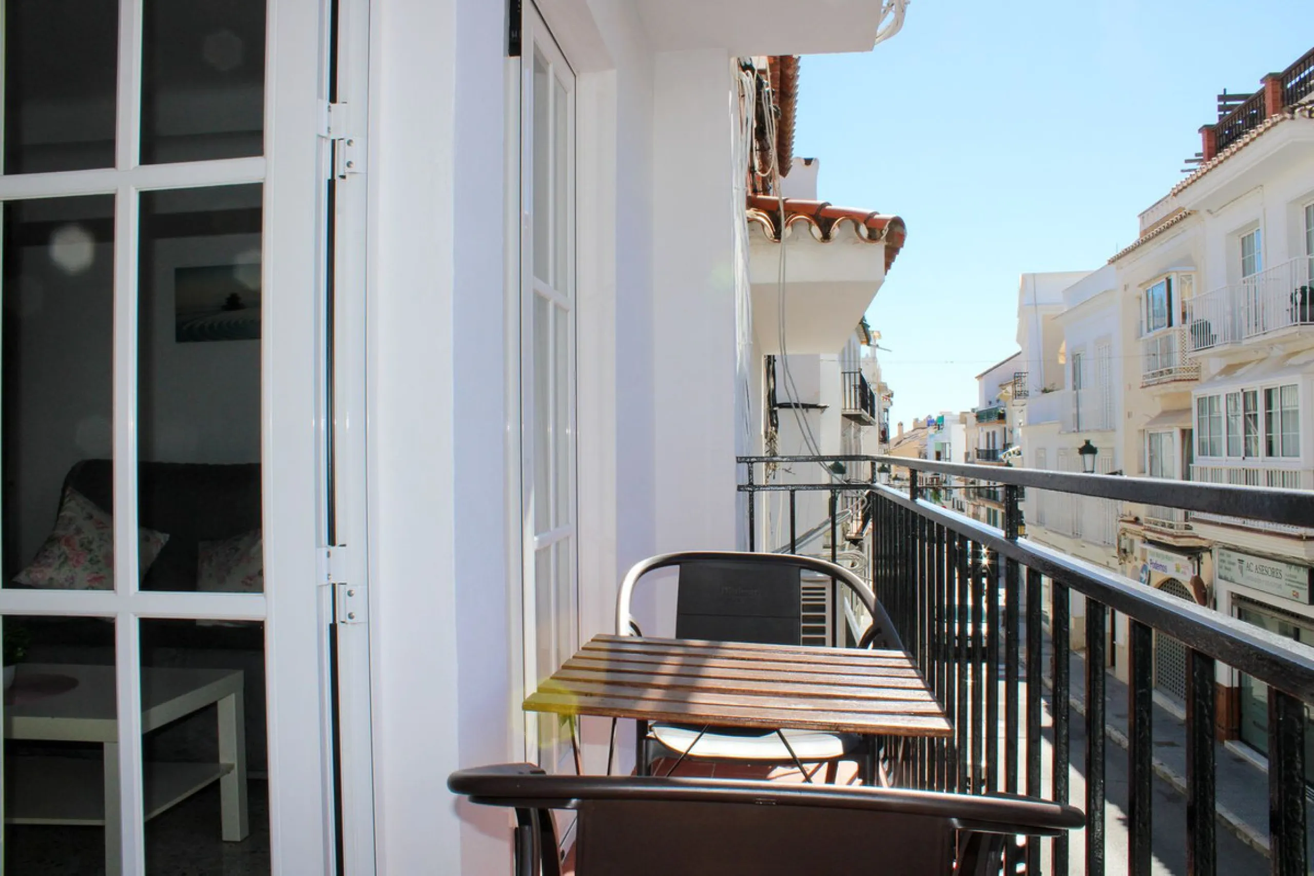 UNIQUE INVESTMENT OPPORTUNITY, property in the center of Nerja with three apartments and tourist license.