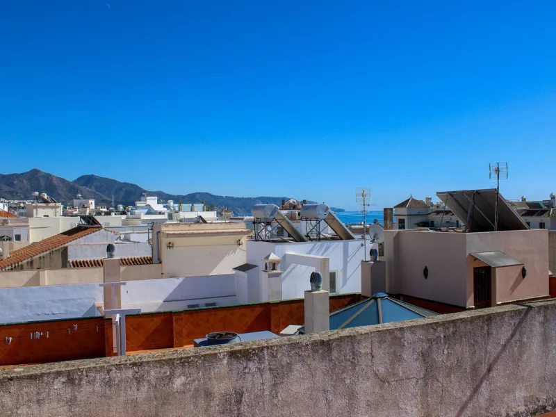 UNIQUE INVESTMENT OPPORTUNITY, property in the center of Nerja with three apartments and tourist license.