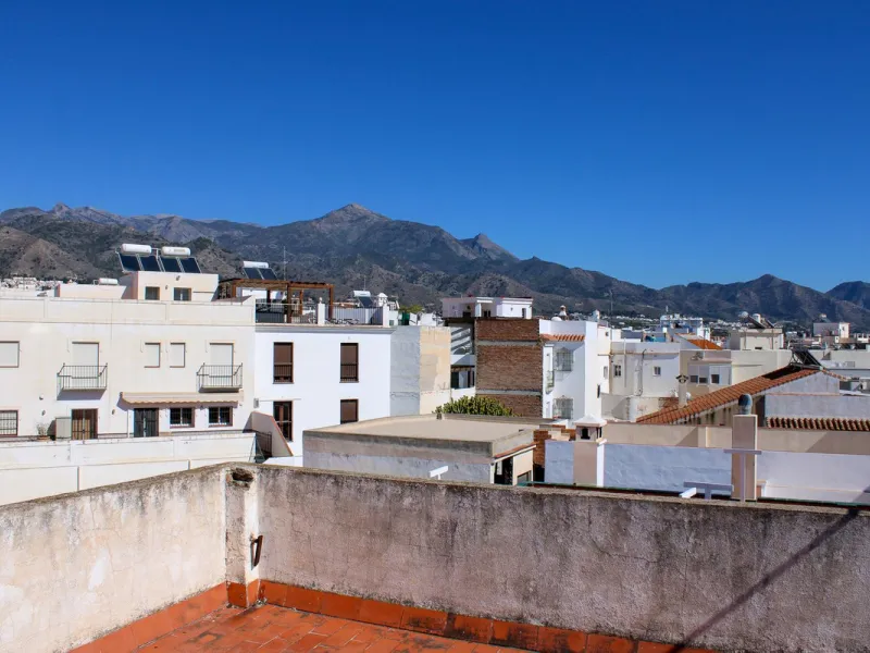 UNIQUE INVESTMENT OPPORTUNITY, property in the center of Nerja with three apartments and tourist license.