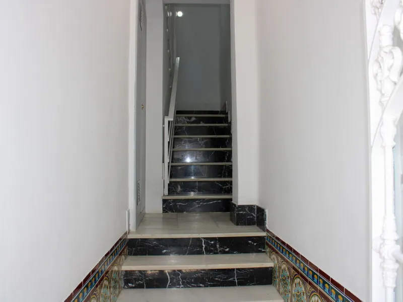 UNIQUE INVESTMENT OPPORTUNITY, property in the center of Nerja with three apartments and tourist license.