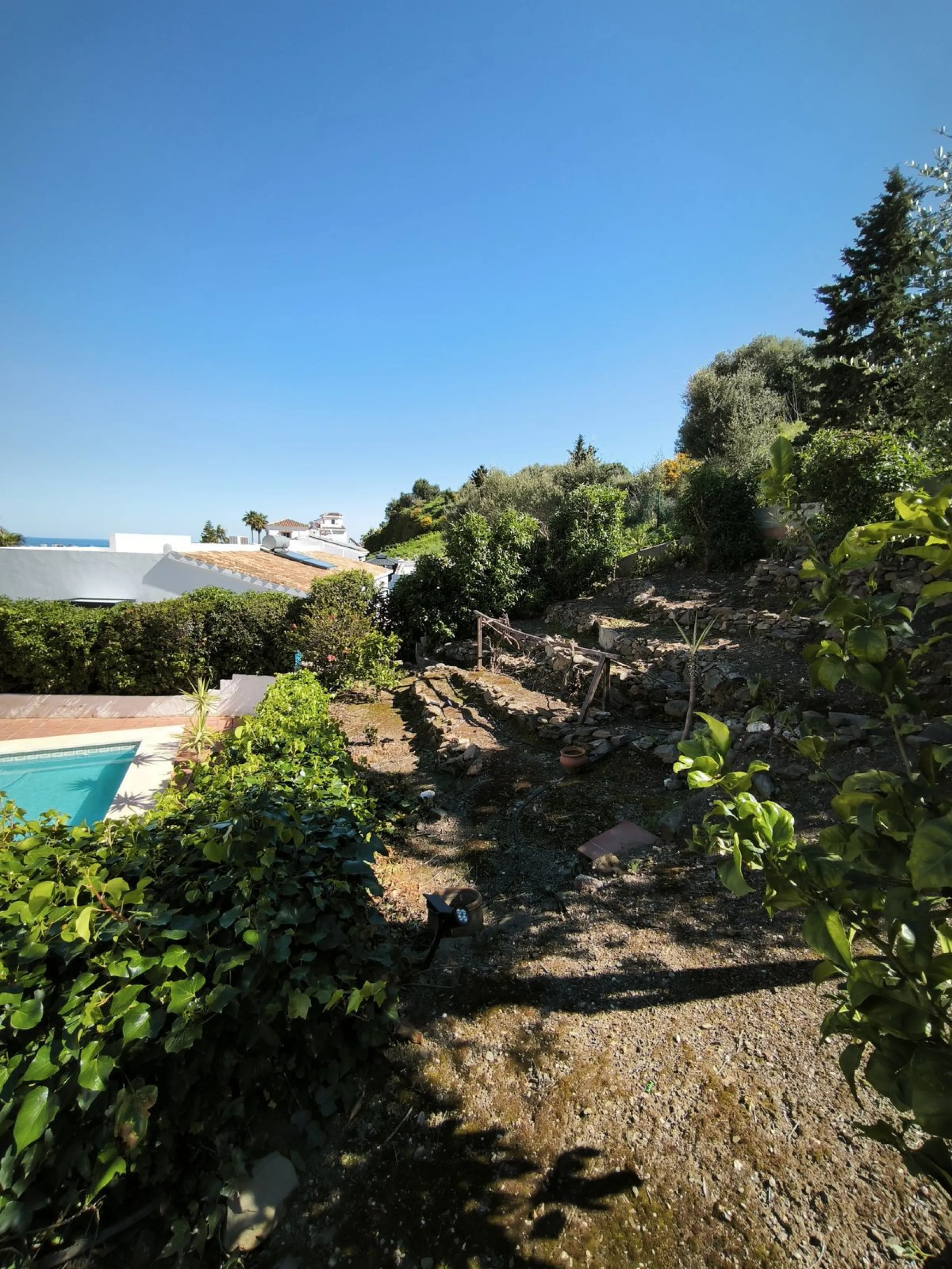 House - Detached Villa в продаже в Mijas, Málaga. В доме 5 спален и 3 ванных комнат. Площадь дома 218 м². Площадь участка 680 м²