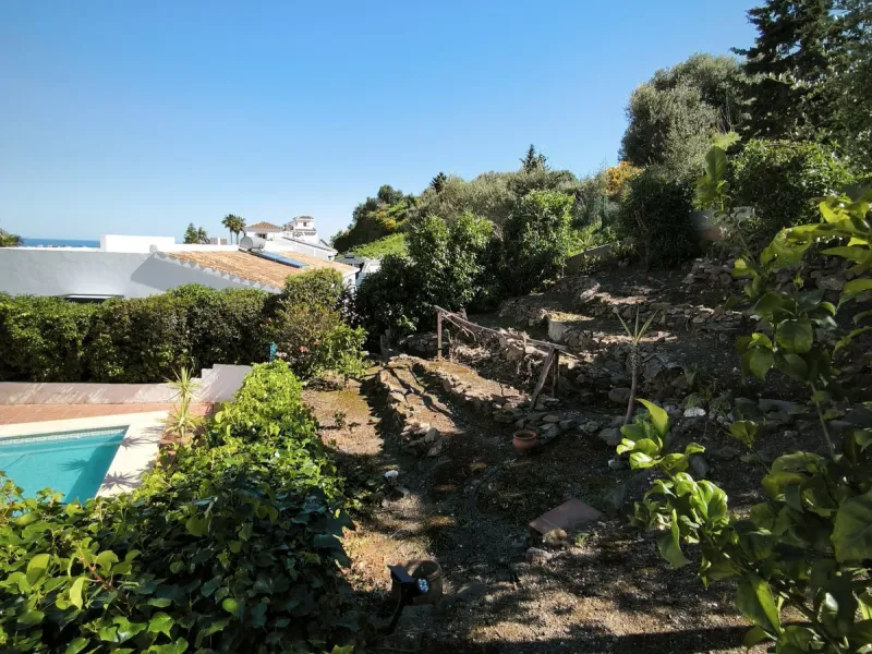 House - Detached Villa в продаже в Mijas, Málaga. В доме 5 спален и 3 ванных комнат. Площадь дома 218 м². Площадь участка 680 м²