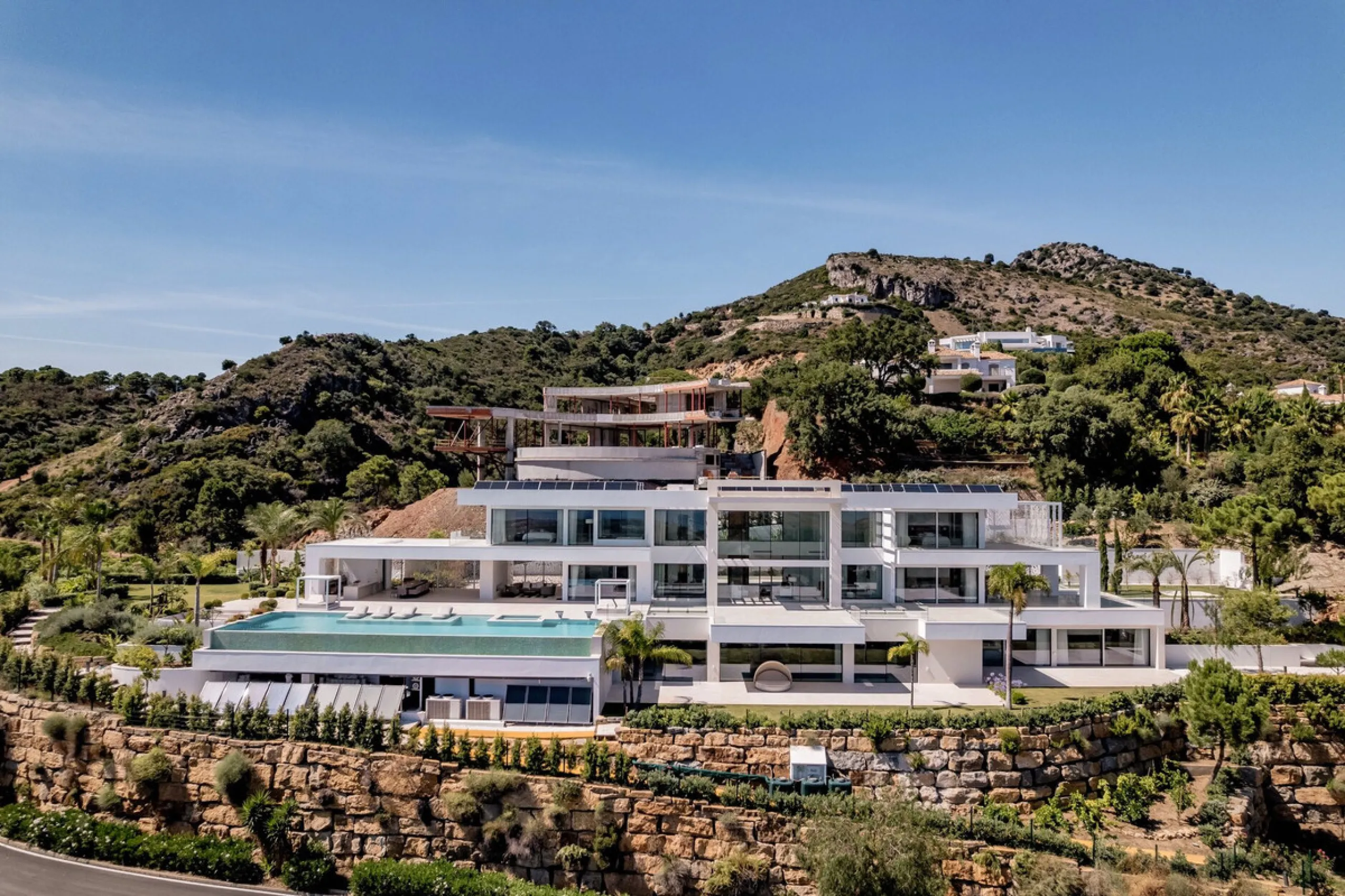 Добро пожаловать в Ла Изабелла, коронный драгоценный камень Marbella Club Golf Resort