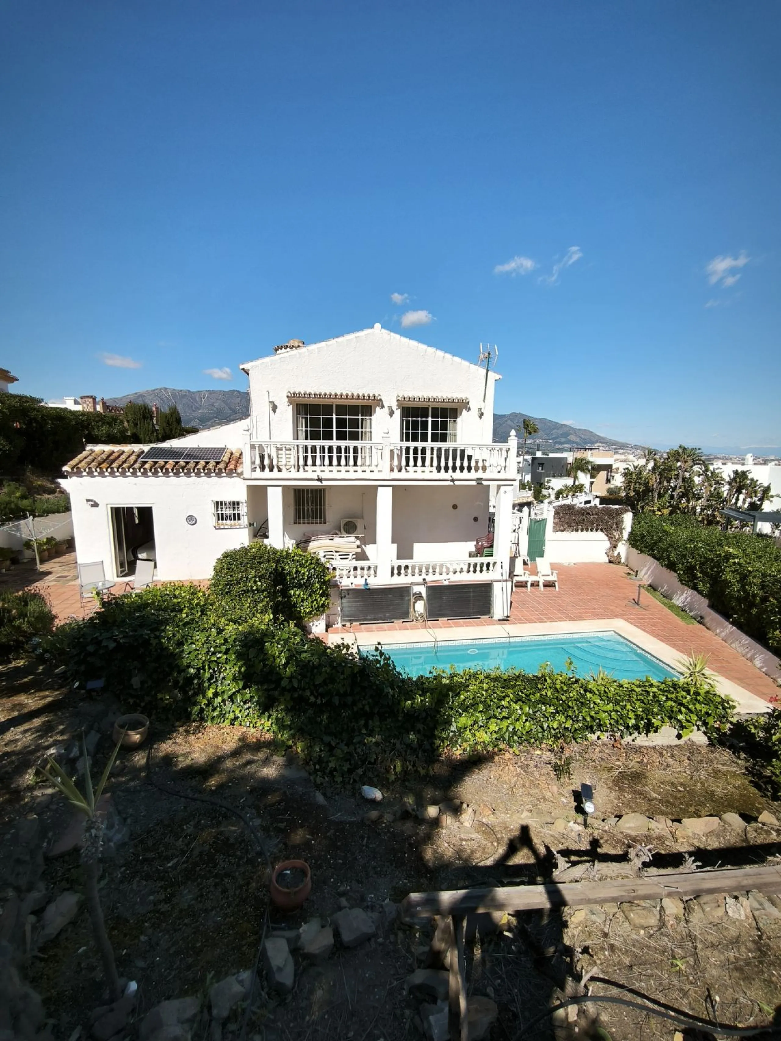 House - Detached Villa в продаже в Mijas, Málaga. В доме 5 спален и 3 ванных комнат. Площадь дома 218 м². Площадь участка 680 м²