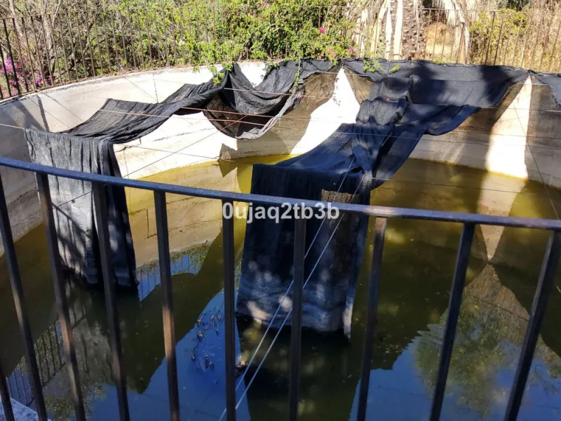 New to the market investment opportunity in Mijas. This over 10.000 square meter plot in Mijas municipality is only 15 minutes away from the beach in Fuengirola and 20 from Malaga´s airport. 5 minutes to Mijas pueblo.