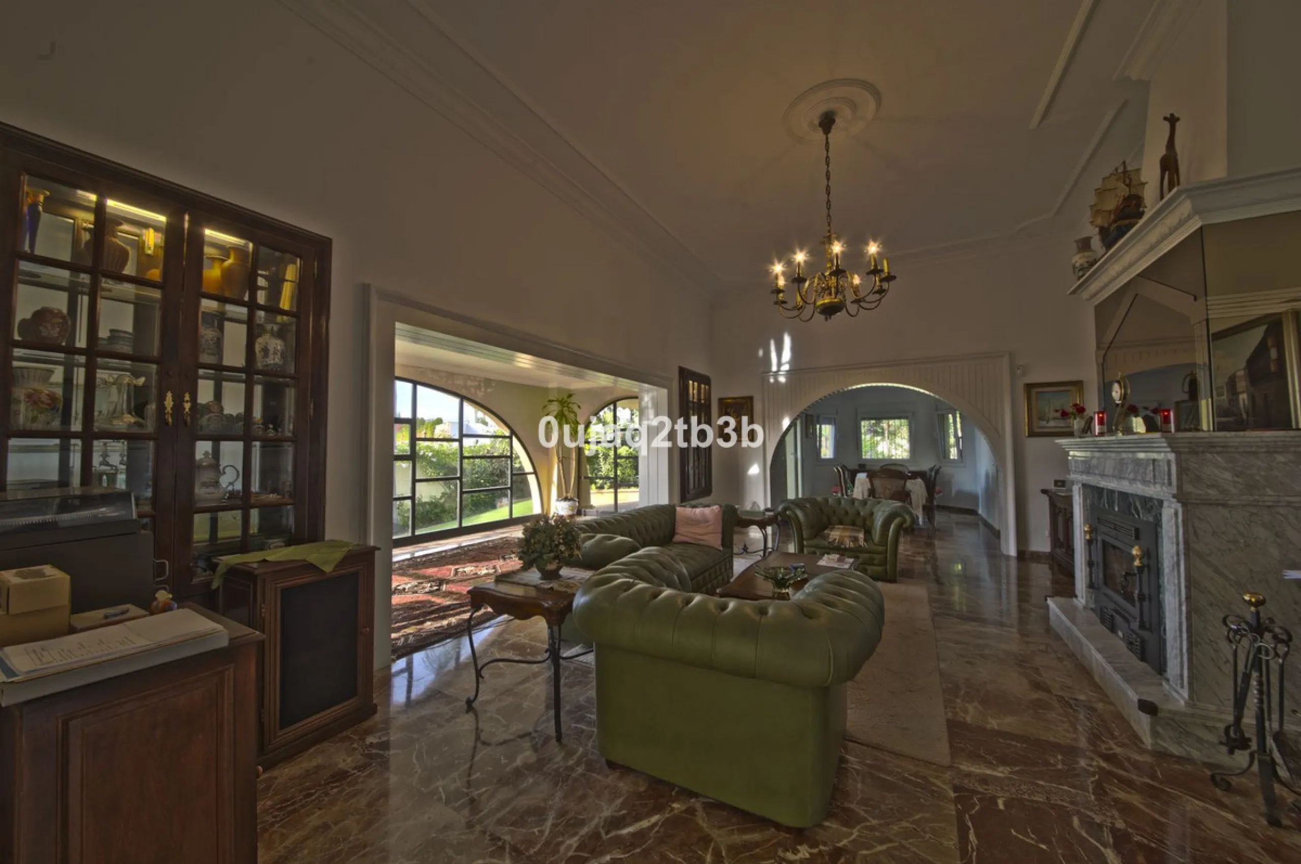 New to the market investment opportunity in Mijas. This over 10.000 square meter plot in Mijas municipality is only 15 minutes away from the beach in Fuengirola and 20 from Malaga´s airport. 5 minutes to Mijas pueblo.