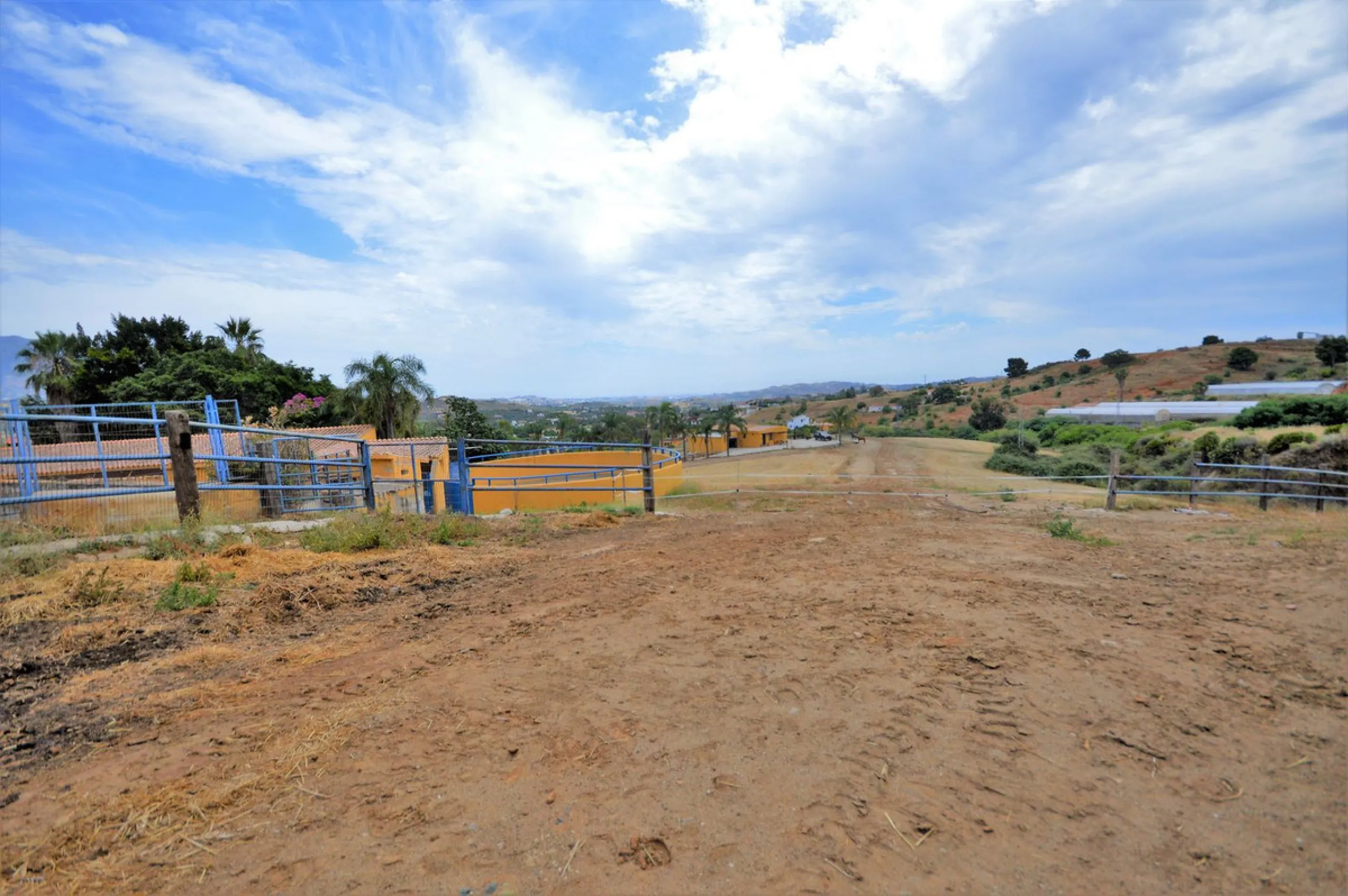 Fantastic and unique equestrian farm in an area surrounded by pine forests and Mediterranean vegetation.