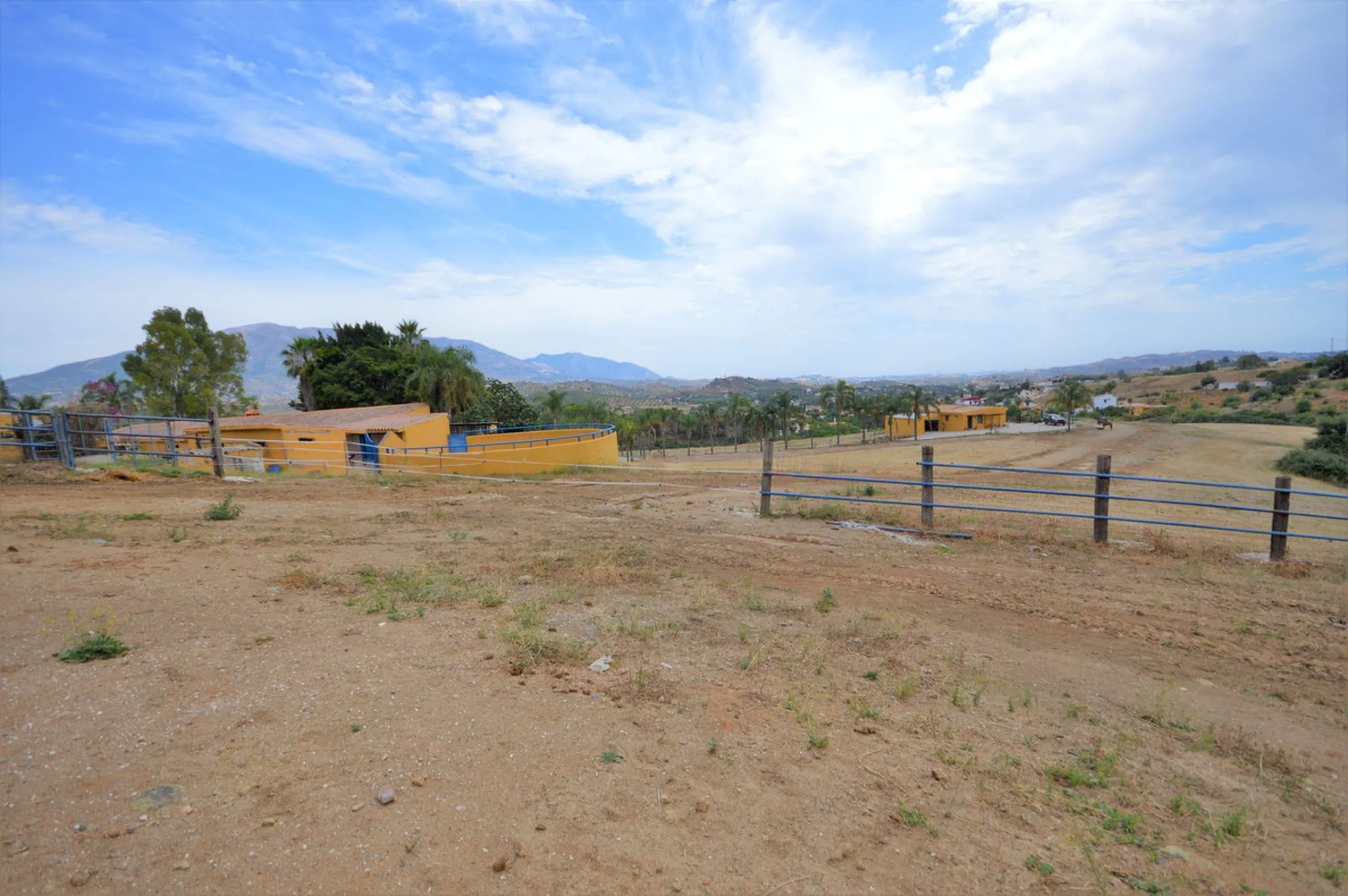Fantastic and unique equestrian farm in an area surrounded by pine forests and Mediterranean vegetation.