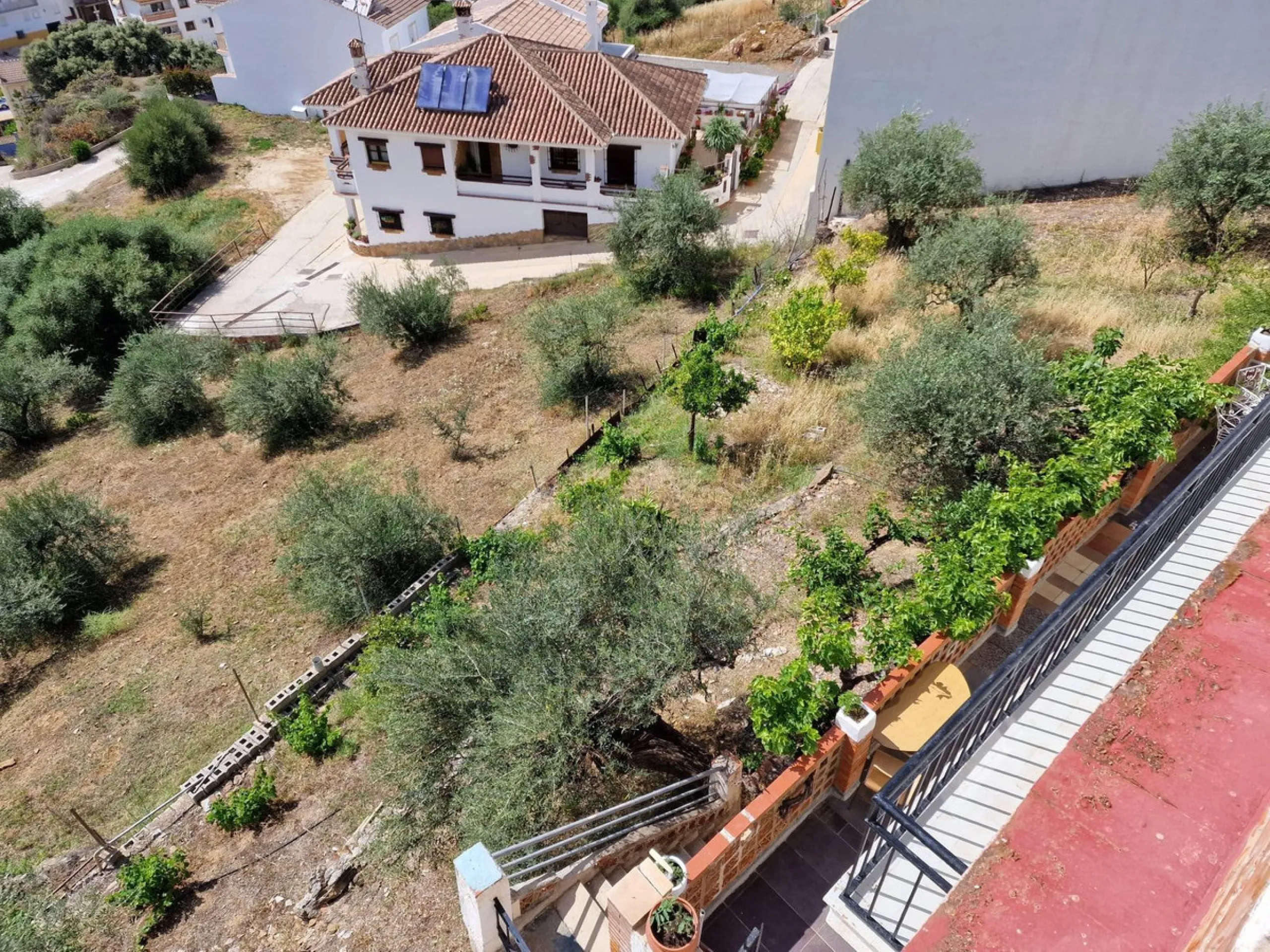 INVESTMENT OPPORTUNITY OR LARGE FAMILY HOME!!!