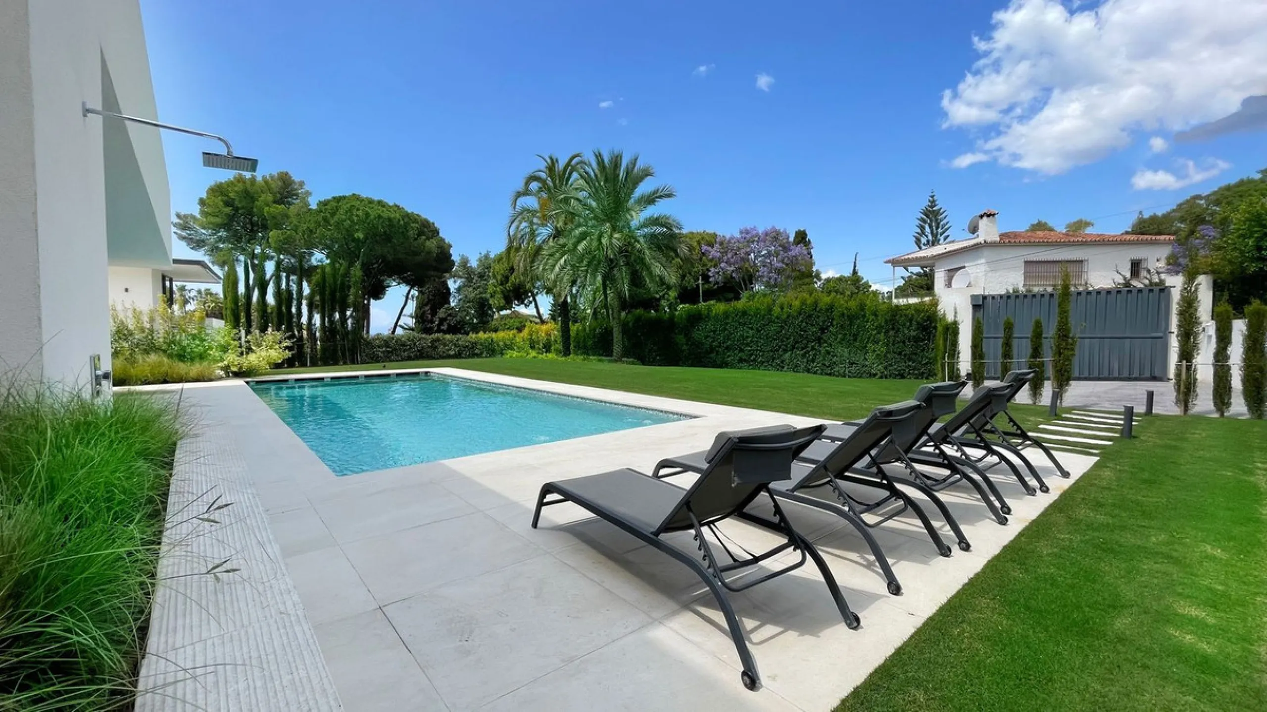 The house of your dreams is here, a spectecular brand new modern villa for sale in the heart of the golden mile of Marbella in Nagueles , it has 5 bedrooms and 5.5 bathrooms, built over 3 levels with luxirous elevator. Including a basement where you can f