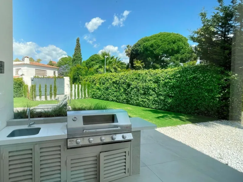 The house of your dreams is here, a spectecular brand new modern villa for sale in the heart of the golden mile of Marbella in Nagueles , it has 5 bedrooms and 5.5 bathrooms, built over 3 levels with luxirous elevator. Including a basement where you can f