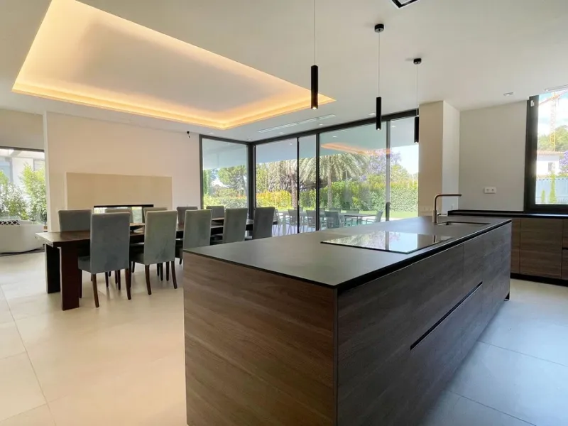 The house of your dreams is here, a spectecular brand new modern villa for sale in the heart of the golden mile of Marbella in Nagueles , it has 5 bedrooms and 5.5 bathrooms, built over 3 levels with luxirous elevator. Including a basement where you can f