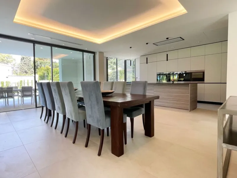 The house of your dreams is here, a spectecular brand new modern villa for sale in the heart of the golden mile of Marbella in Nagueles , it has 5 bedrooms and 5.5 bathrooms, built over 3 levels with luxirous elevator. Including a basement where you can f
