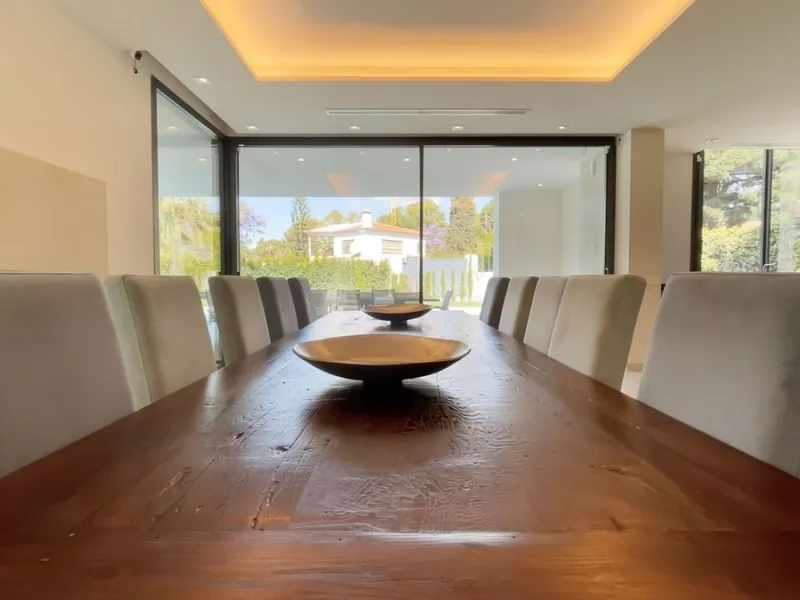 The house of your dreams is here, a spectecular brand new modern villa for sale in the heart of the golden mile of Marbella in Nagueles , it has 5 bedrooms and 5.5 bathrooms, built over 3 levels with luxirous elevator. Including a basement where you can f
