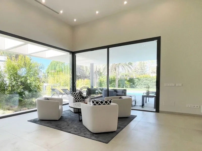 The house of your dreams is here, a spectecular brand new modern villa for sale in the heart of the golden mile of Marbella in Nagueles , it has 5 bedrooms and 5.5 bathrooms, built over 3 levels with luxirous elevator. Including a basement where you can f