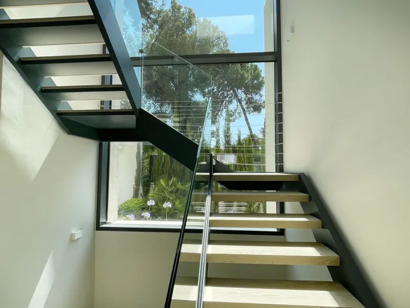 The house of your dreams is here, a spectecular brand new modern villa for sale in the heart of the golden mile of Marbella in Nagueles , it has 5 bedrooms and 5.5 bathrooms, built over 3 levels with luxirous elevator. Including a basement where you can f