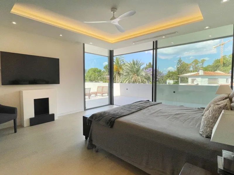 The house of your dreams is here, a spectecular brand new modern villa for sale in the heart of the golden mile of Marbella in Nagueles , it has 5 bedrooms and 5.5 bathrooms, built over 3 levels with luxirous elevator. Including a basement where you can f