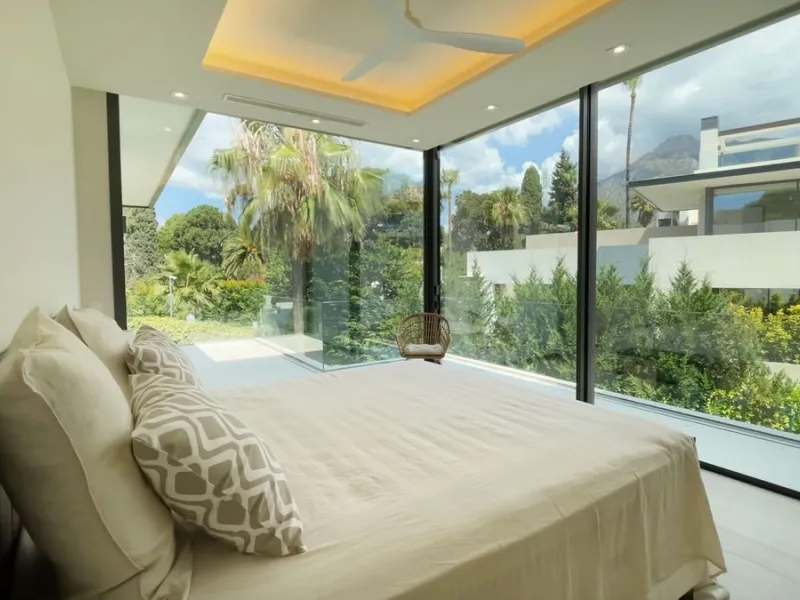 The house of your dreams is here, a spectecular brand new modern villa for sale in the heart of the golden mile of Marbella in Nagueles , it has 5 bedrooms and 5.5 bathrooms, built over 3 levels with luxirous elevator. Including a basement where you can f