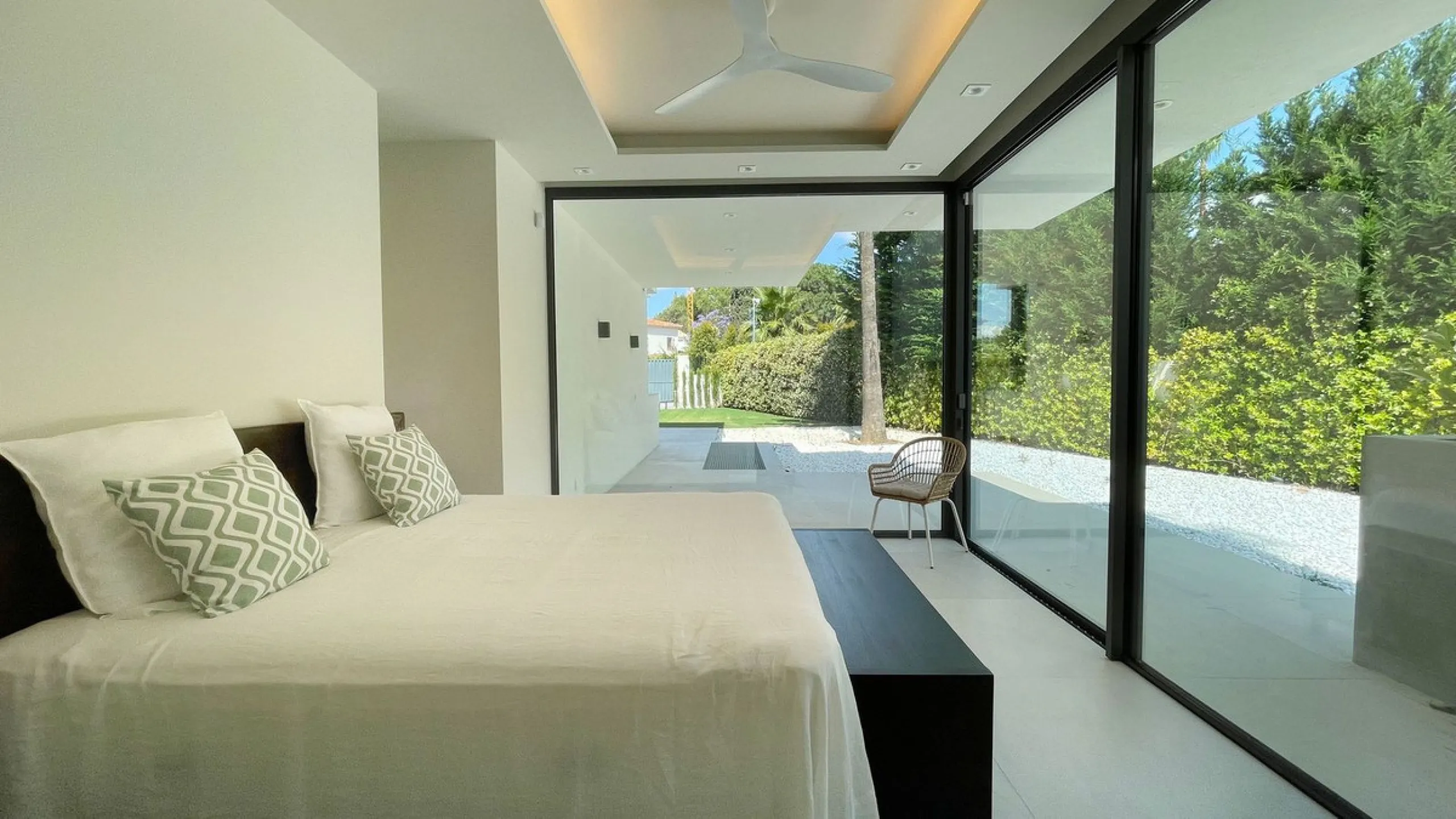 The house of your dreams is here, a spectecular brand new modern villa for sale in the heart of the golden mile of Marbella in Nagueles , it has 5 bedrooms and 5.5 bathrooms, built over 3 levels with luxirous elevator. Including a basement where you can f