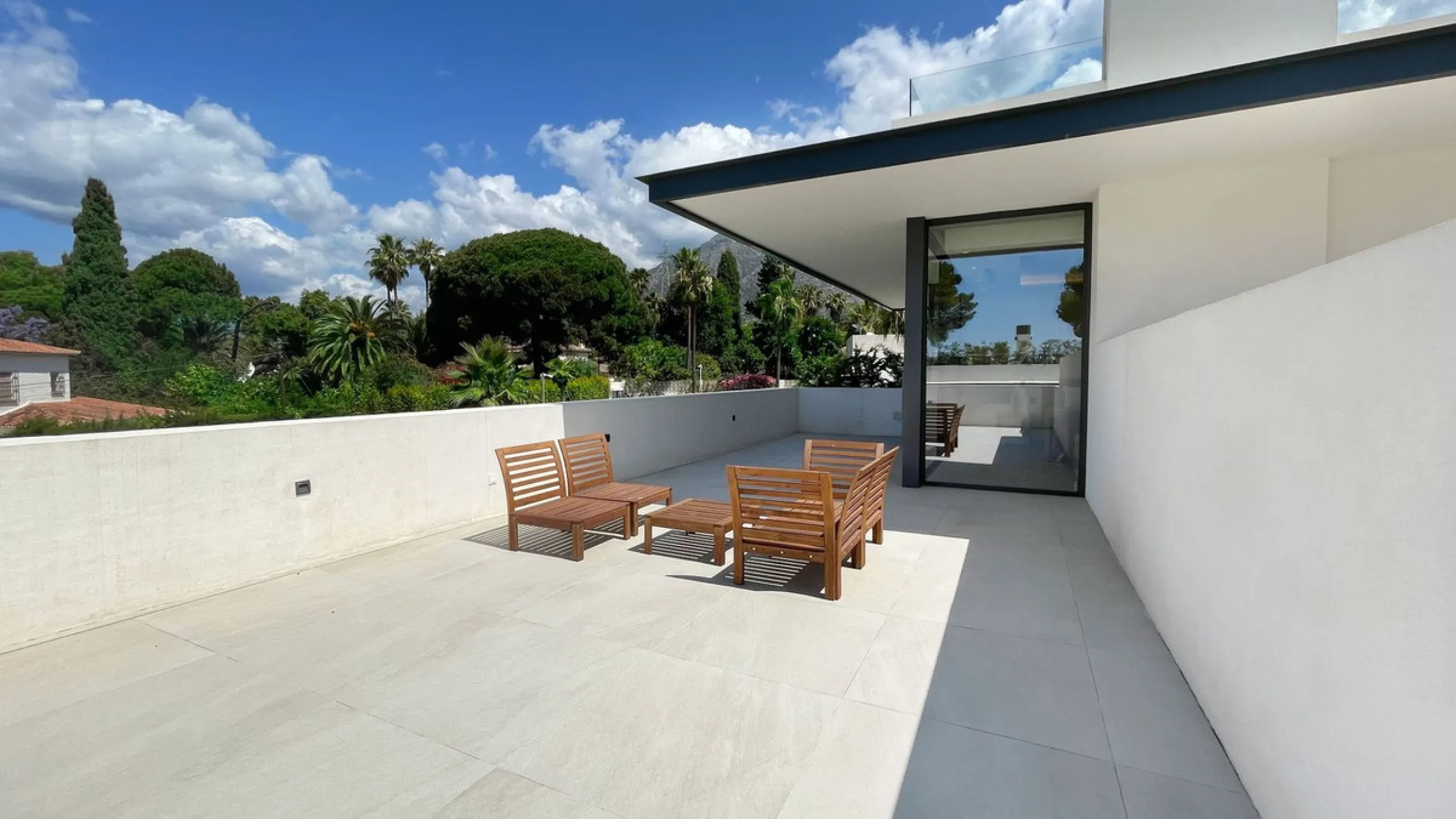 The house of your dreams is here, a spectecular brand new modern villa for sale in the heart of the golden mile of Marbella in Nagueles , it has 5 bedrooms and 5.5 bathrooms, built over 3 levels with luxirous elevator. Including a basement where you can f