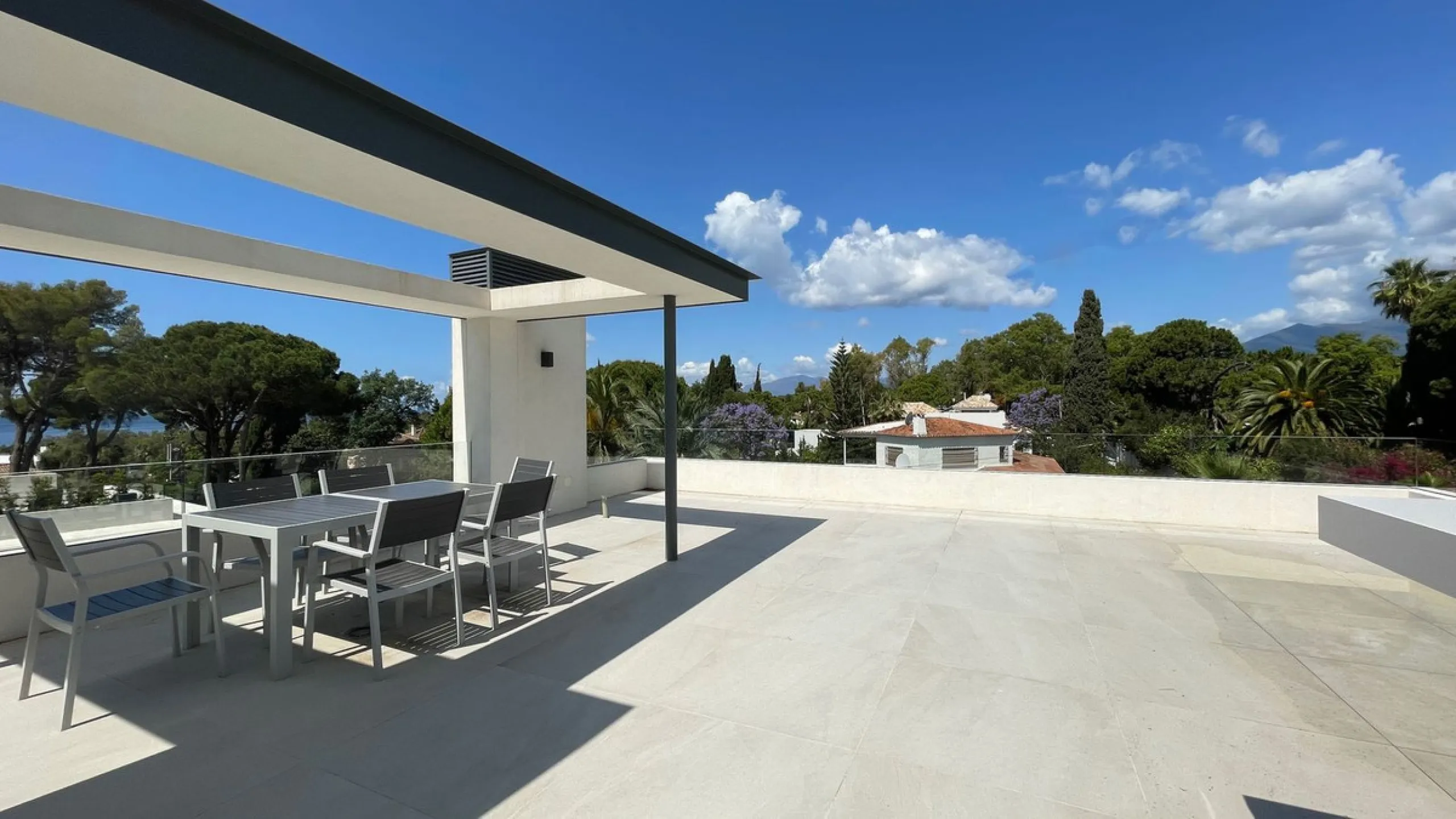 The house of your dreams is here, a spectecular brand new modern villa for sale in the heart of the golden mile of Marbella in Nagueles , it has 5 bedrooms and 5.5 bathrooms, built over 3 levels with luxirous elevator. Including a basement where you can f