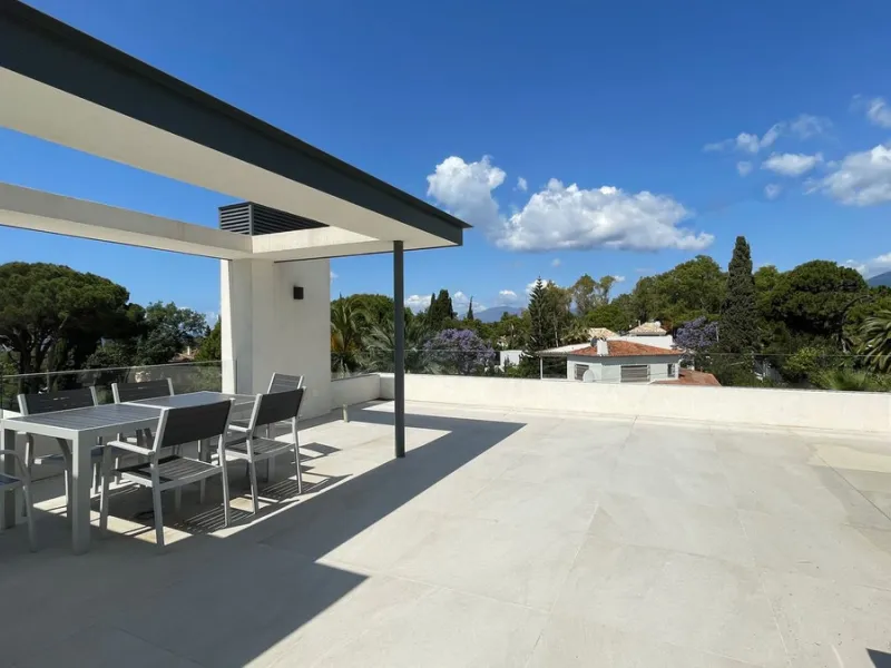 The house of your dreams is here, a spectecular brand new modern villa for sale in the heart of the golden mile of Marbella in Nagueles , it has 5 bedrooms and 5.5 bathrooms, built over 3 levels with luxirous elevator. Including a basement where you can f