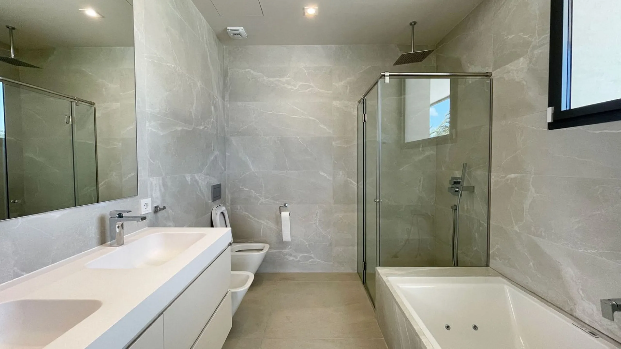 The house of your dreams is here, a spectecular brand new modern villa for sale in the heart of the golden mile of Marbella in Nagueles , it has 5 bedrooms and 5.5 bathrooms, built over 3 levels with luxirous elevator. Including a basement where you can f