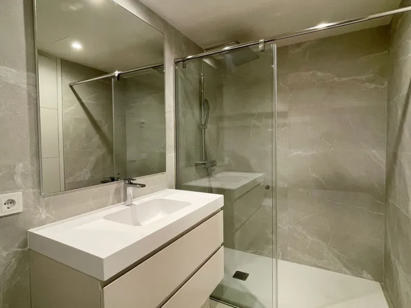 The house of your dreams is here, a spectecular brand new modern villa for sale in the heart of the golden mile of Marbella in Nagueles , it has 5 bedrooms and 5.5 bathrooms, built over 3 levels with luxirous elevator. Including a basement where you can f