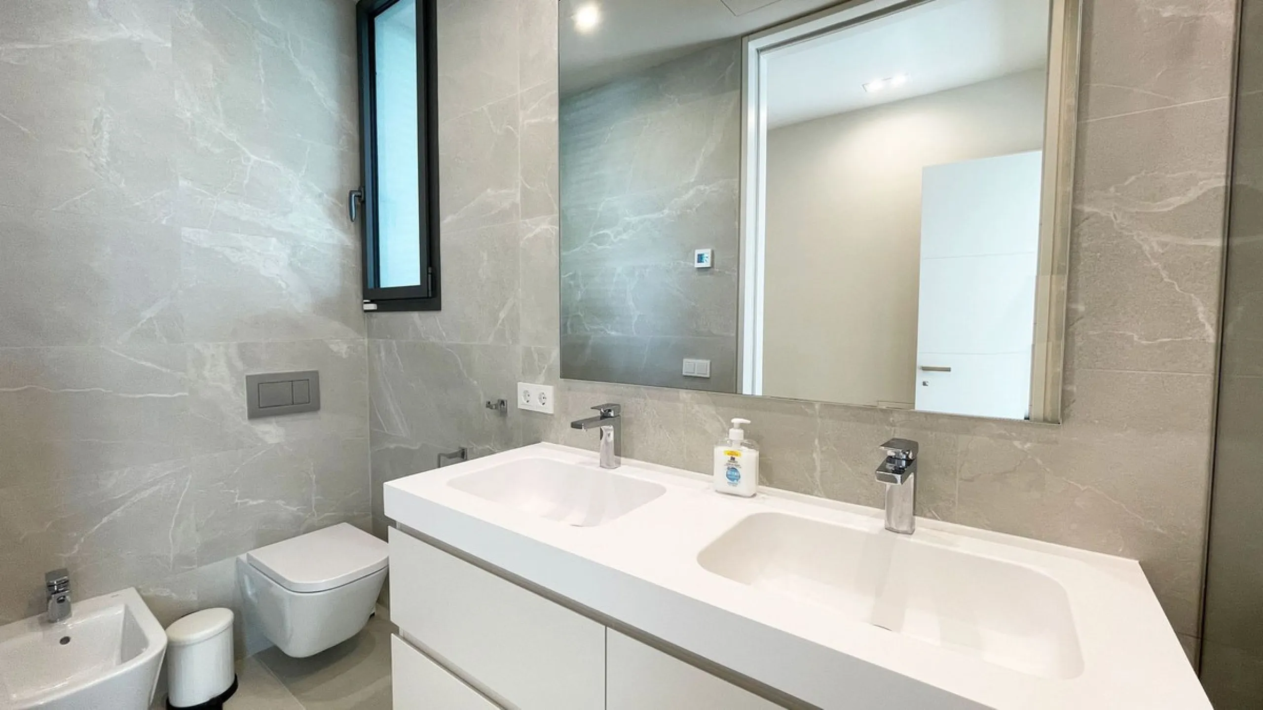 The house of your dreams is here, a spectecular brand new modern villa for sale in the heart of the golden mile of Marbella in Nagueles , it has 5 bedrooms and 5.5 bathrooms, built over 3 levels with luxirous elevator. Including a basement where you can f