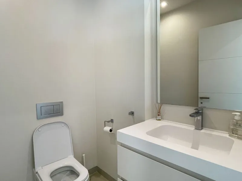 The house of your dreams is here, a spectecular brand new modern villa for sale in the heart of the golden mile of Marbella in Nagueles , it has 5 bedrooms and 5.5 bathrooms, built over 3 levels with luxirous elevator. Including a basement where you can f