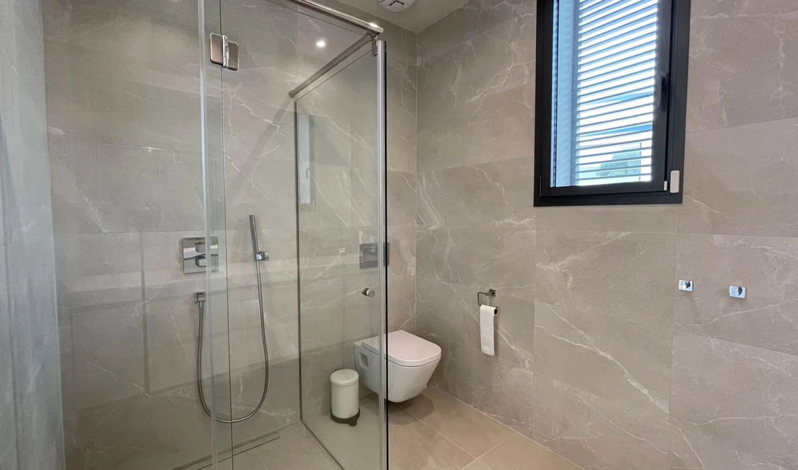The house of your dreams is here, a spectecular brand new modern villa for sale in the heart of the golden mile of Marbella in Nagueles , it has 5 bedrooms and 5.5 bathrooms, built over 3 levels with luxirous elevator. Including a basement where you can f