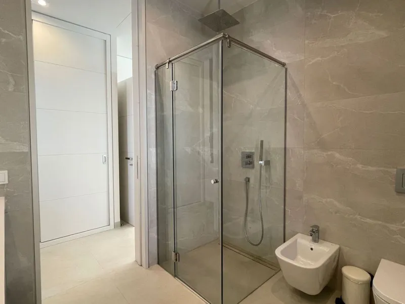 The house of your dreams is here, a spectecular brand new modern villa for sale in the heart of the golden mile of Marbella in Nagueles , it has 5 bedrooms and 5.5 bathrooms, built over 3 levels with luxirous elevator. Including a basement where you can f