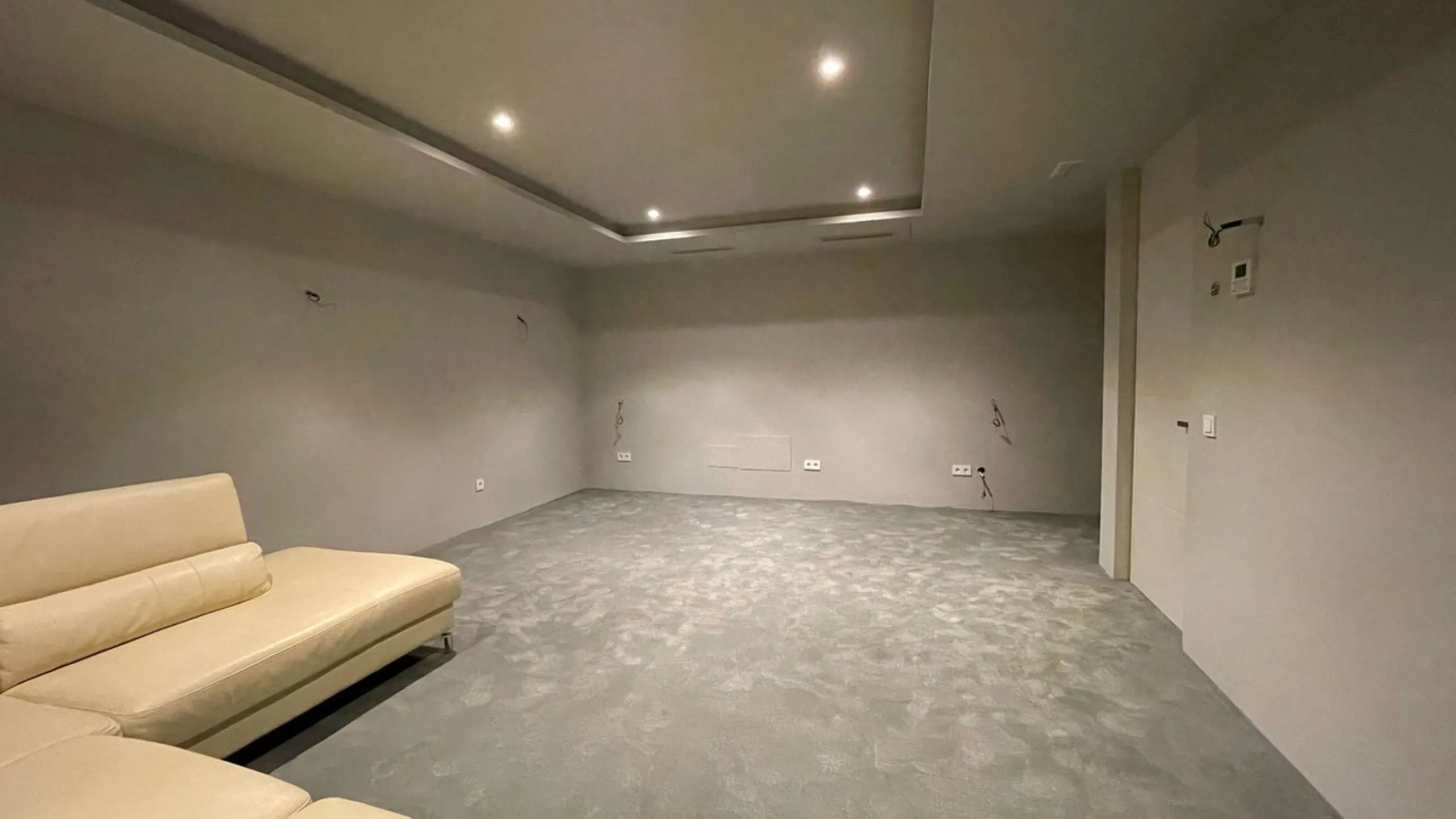 The house of your dreams is here, a spectecular brand new modern villa for sale in the heart of the golden mile of Marbella in Nagueles , it has 5 bedrooms and 5.5 bathrooms, built over 3 levels with luxirous elevator. Including a basement where you can f