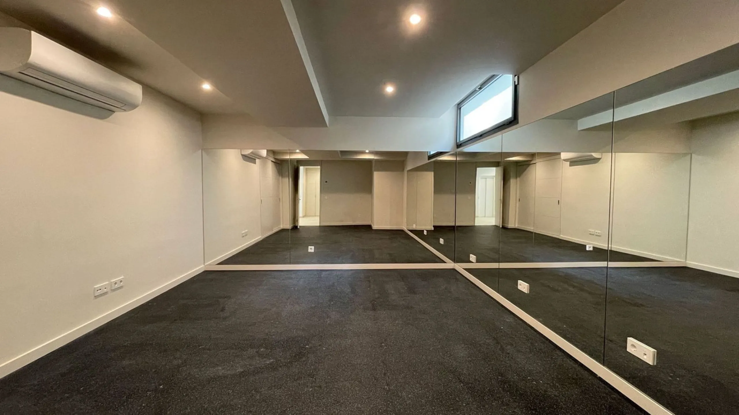 The house of your dreams is here, a spectecular brand new modern villa for sale in the heart of the golden mile of Marbella in Nagueles , it has 5 bedrooms and 5.5 bathrooms, built over 3 levels with luxirous elevator. Including a basement where you can f