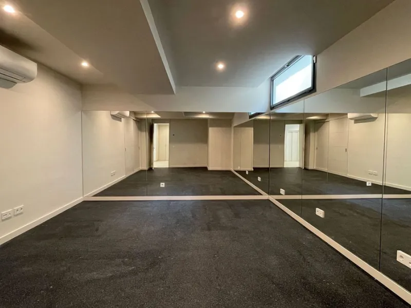 The house of your dreams is here, a spectecular brand new modern villa for sale in the heart of the golden mile of Marbella in Nagueles , it has 5 bedrooms and 5.5 bathrooms, built over 3 levels with luxirous elevator. Including a basement where you can f