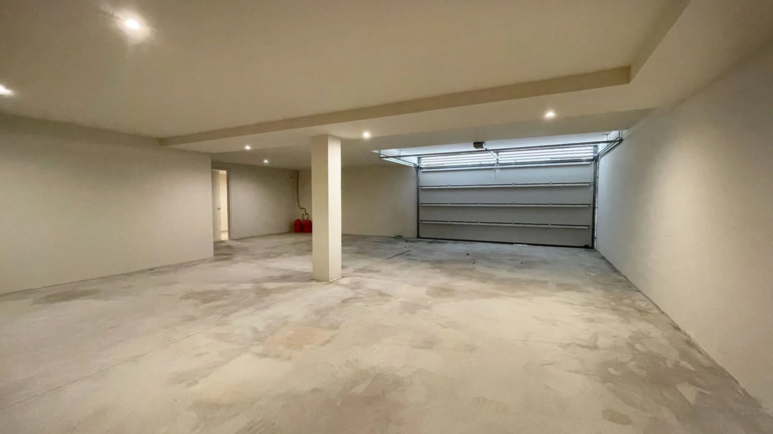 The house of your dreams is here, a spectecular brand new modern villa for sale in the heart of the golden mile of Marbella in Nagueles , it has 5 bedrooms and 5.5 bathrooms, built over 3 levels with luxirous elevator. Including a basement where you can f