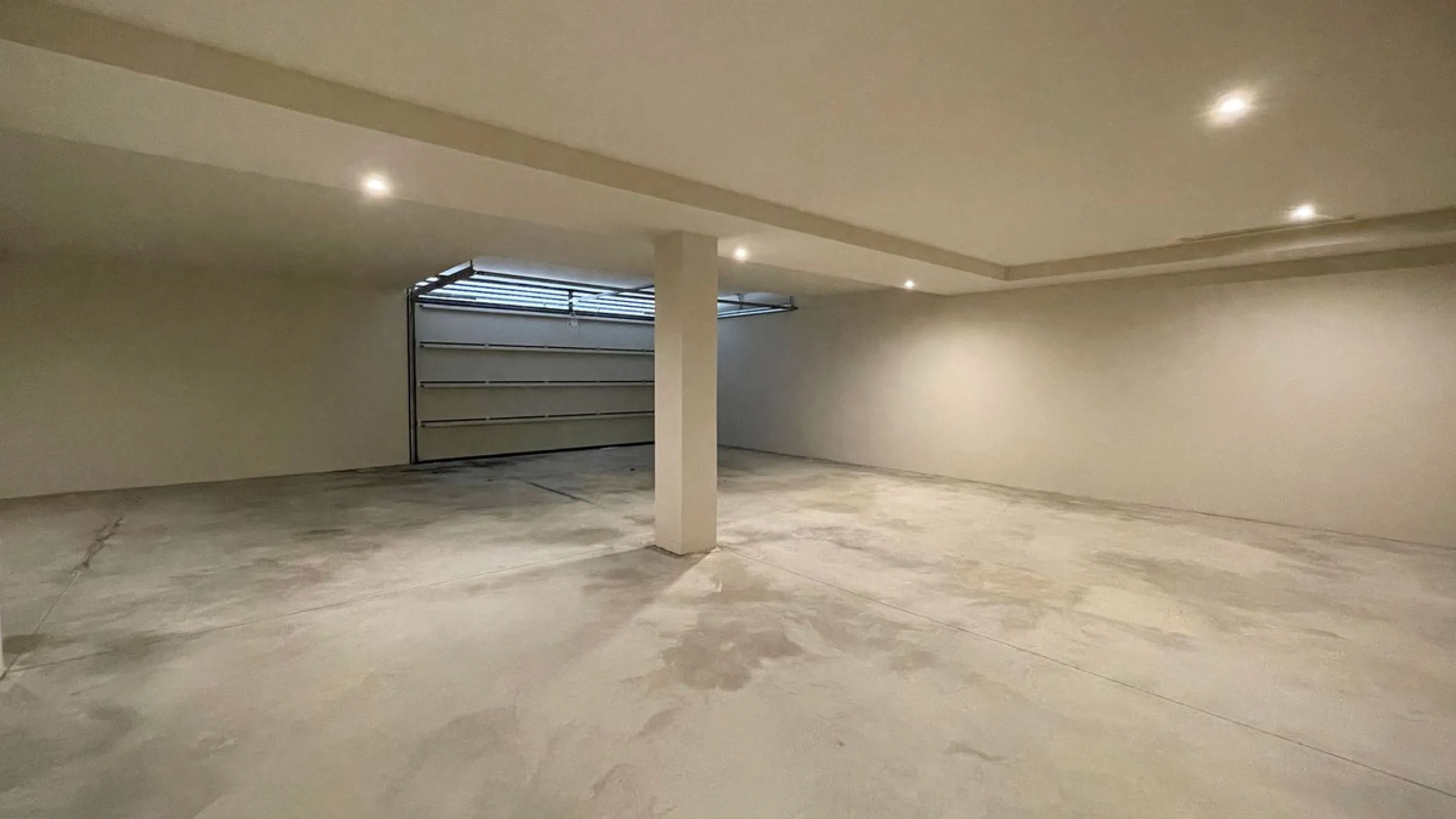 The house of your dreams is here, a spectecular brand new modern villa for sale in the heart of the golden mile of Marbella in Nagueles , it has 5 bedrooms and 5.5 bathrooms, built over 3 levels with luxirous elevator. Including a basement where you can f