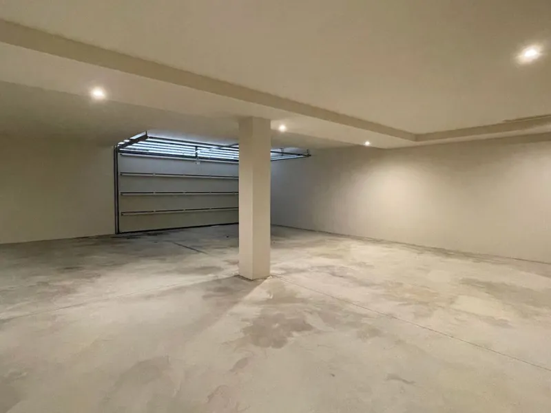The house of your dreams is here, a spectecular brand new modern villa for sale in the heart of the golden mile of Marbella in Nagueles , it has 5 bedrooms and 5.5 bathrooms, built over 3 levels with luxirous elevator. Including a basement where you can f