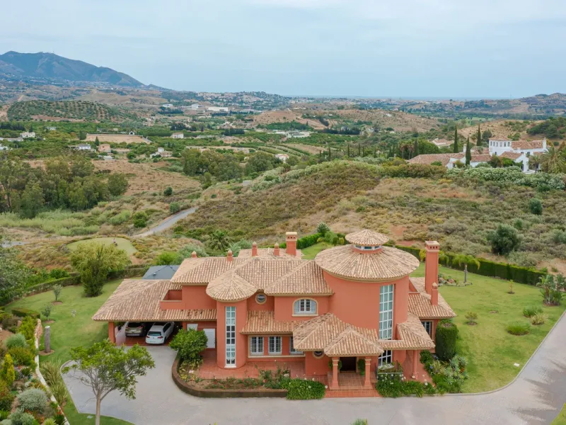 IMPRESSIVE DESIGN VILLA WITH PANORAMIC VIEWS TO THE MEDITERRANEAN SEA, COSTA DEL SOL