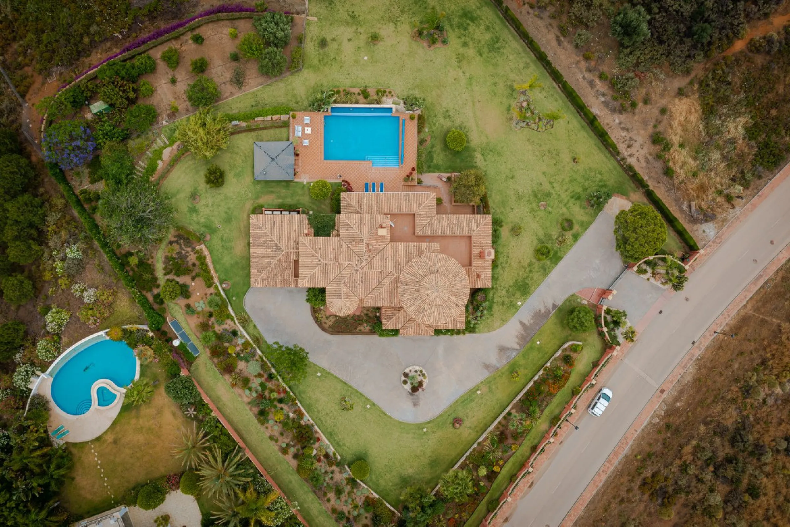 IMPRESSIVE DESIGN VILLA WITH PANORAMIC VIEWS TO THE MEDITERRANEAN SEA, COSTA DEL SOL