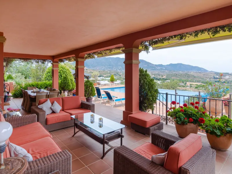 IMPRESSIVE DESIGN VILLA WITH PANORAMIC VIEWS TO THE MEDITERRANEAN SEA, COSTA DEL SOL