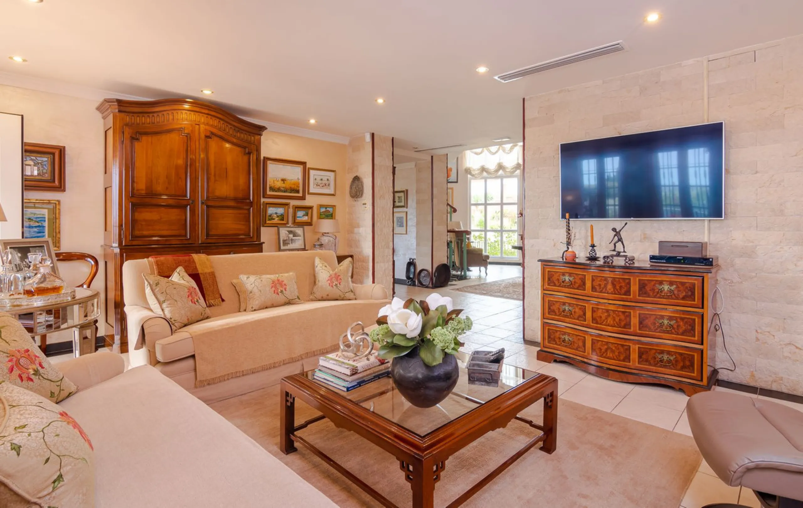 IMPRESSIVE DESIGN VILLA WITH PANORAMIC VIEWS TO THE MEDITERRANEAN SEA, COSTA DEL SOL