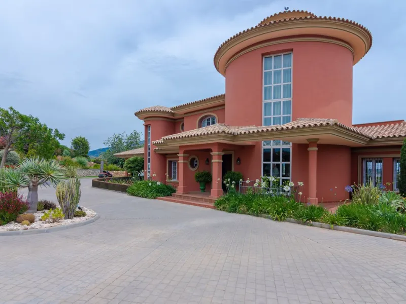 IMPRESSIVE DESIGN VILLA WITH PANORAMIC VIEWS TO THE MEDITERRANEAN SEA, COSTA DEL SOL