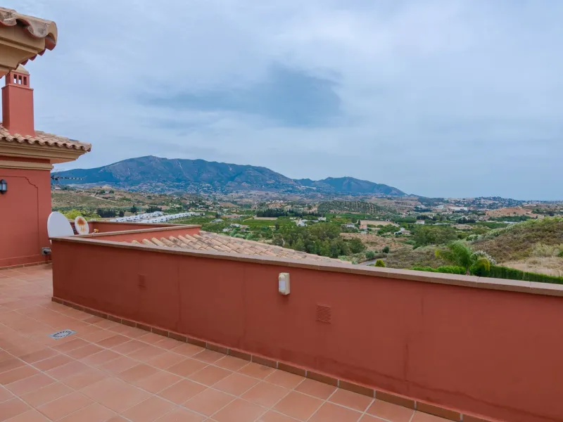 IMPRESSIVE DESIGN VILLA WITH PANORAMIC VIEWS TO THE MEDITERRANEAN SEA, COSTA DEL SOL