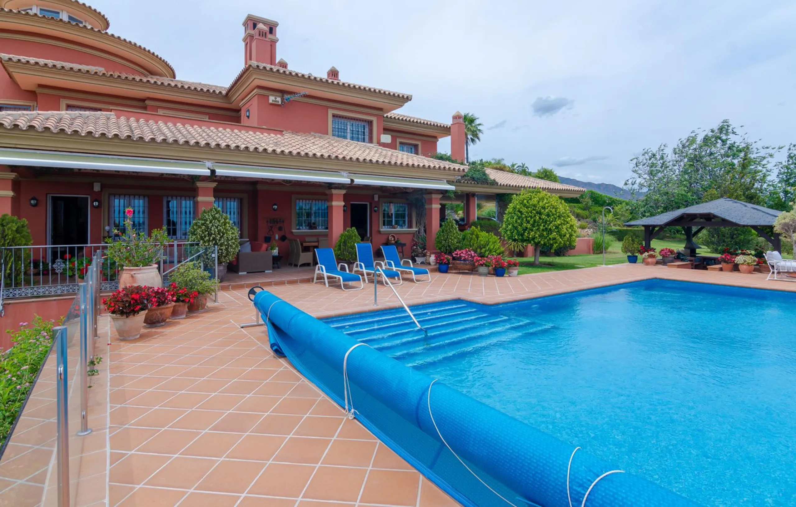 IMPRESSIVE DESIGN VILLA WITH PANORAMIC VIEWS TO THE MEDITERRANEAN SEA, COSTA DEL SOL