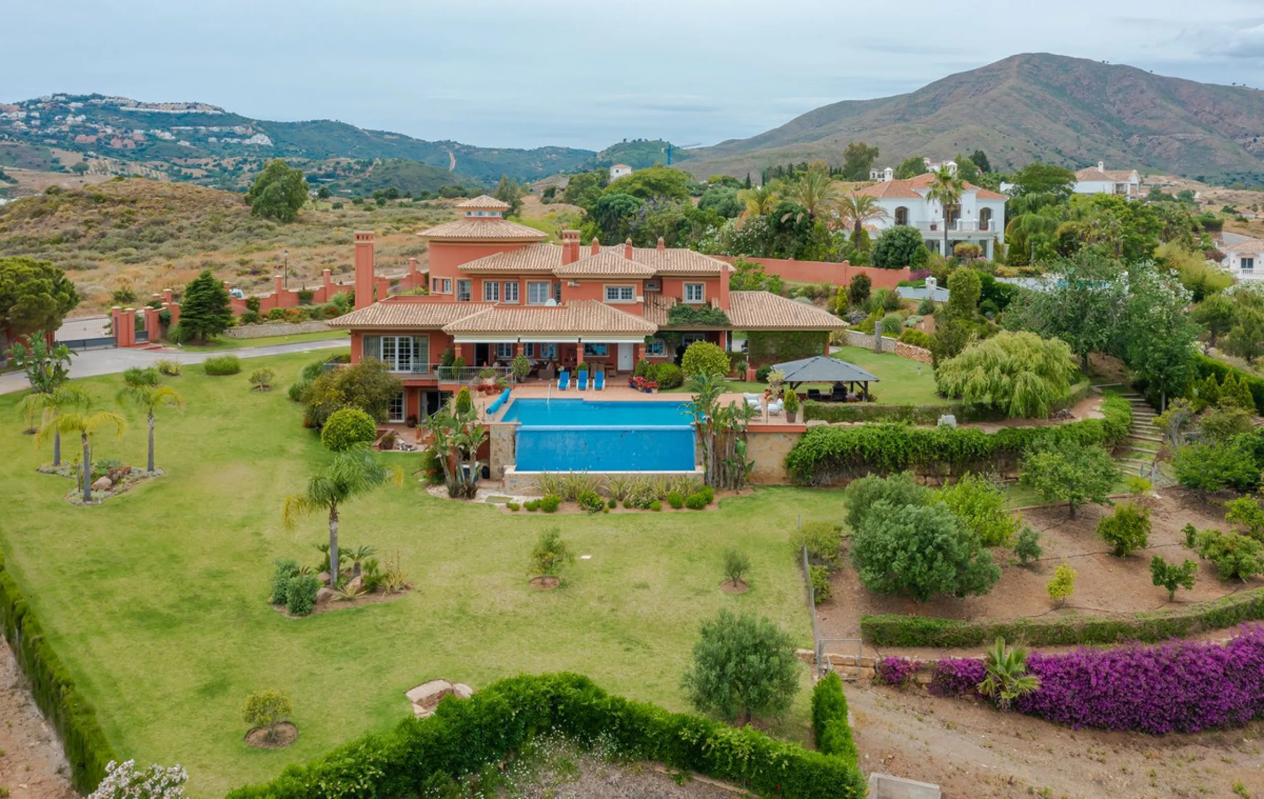 IMPRESSIVE DESIGN VILLA WITH PANORAMIC VIEWS TO THE MEDITERRANEAN SEA, COSTA DEL SOL
