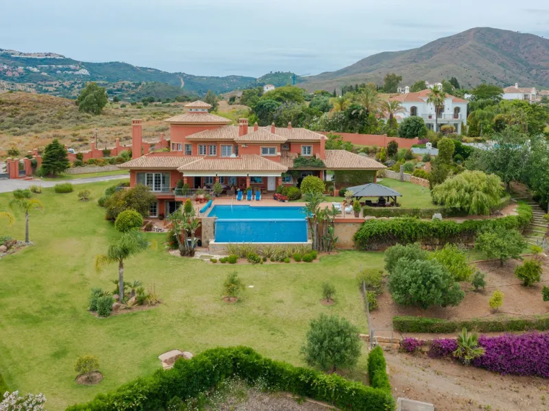 IMPRESSIVE DESIGN VILLA WITH PANORAMIC VIEWS TO THE MEDITERRANEAN SEA, COSTA DEL SOL