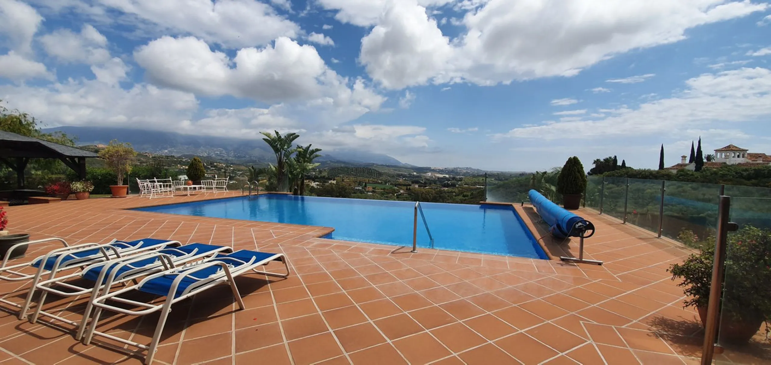 IMPRESSIVE DESIGN VILLA WITH PANORAMIC VIEWS TO THE MEDITERRANEAN SEA, COSTA DEL SOL
