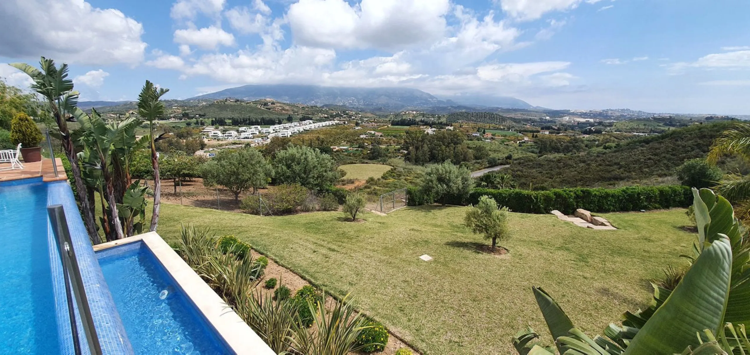 IMPRESSIVE DESIGN VILLA WITH PANORAMIC VIEWS TO THE MEDITERRANEAN SEA, COSTA DEL SOL